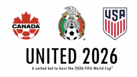 他放弃国籍归化日本，现成国羽最强对手，独得金银双料冠军。