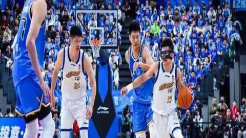 切赫辉煌2010启航，桑切斯创新纪录成英超助攻门将第一传奇！